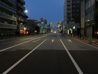 可視映像（夜間　都市部道路撮影）