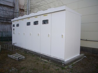 遮熱塗料ミラクール施工実績2008　岡山県　マルエス冷蔵（株）キュービクル　S300クールホワイト施工