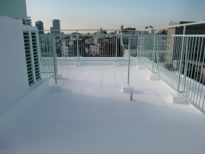 遮熱塗料ミラクール施工のお客様の声・都内マンション屋上（施工後）