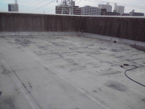遮熱塗料ミラクール施工のお客様の声・海老名総合病院様（施工前）
