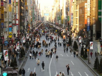 遮熱塗料ミラクール施工写真　道路　車道　銀座中央通り