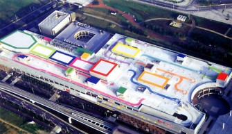 遮熱塗料ミラクール施工写真　お台場商業施設（ガルバニウム鋼板）8,000㎡　S100施工