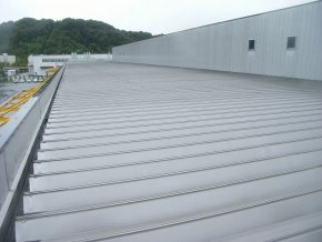 遮熱塗料ミラクール施工のお客様の声・佐久間特殊鋼株式会社（施工前）